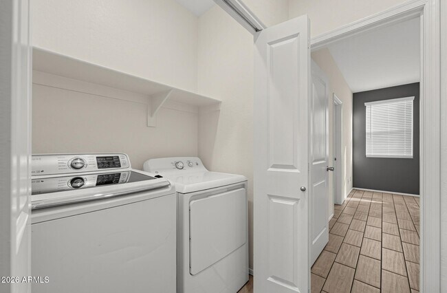 Building Photo - 1623 W Pima Ct