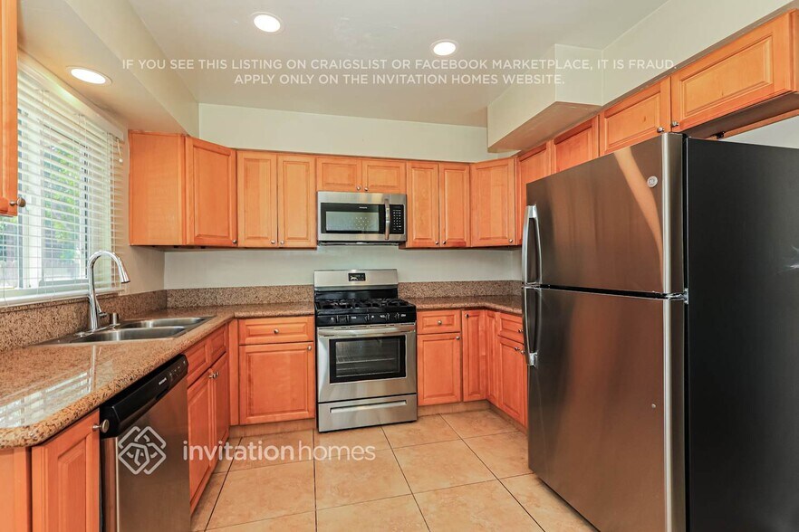 Building Photo - 6602 Montclair Dr