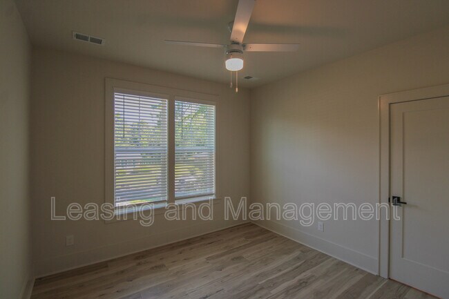 Building Photo - 3633 Happyland Blvd