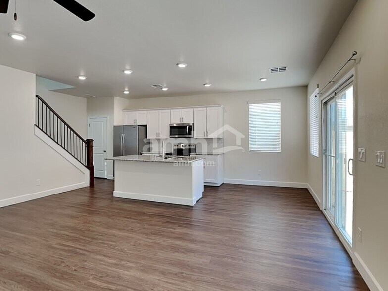 Building Photo - 1714 Viaggio Ave