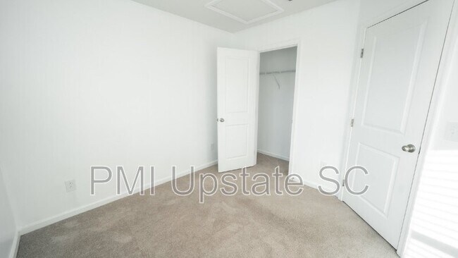 Building Photo - 226 Coldwater Creek Ct