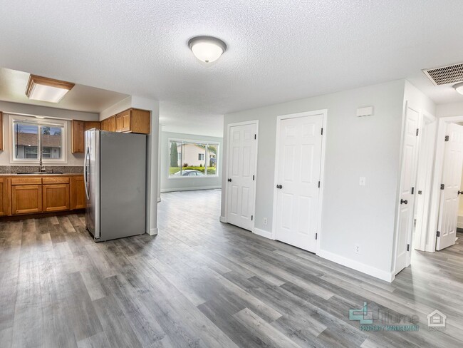Building Photo - February Move-In Special: Charming 4-Bedroom Keizer Home Close to Everything