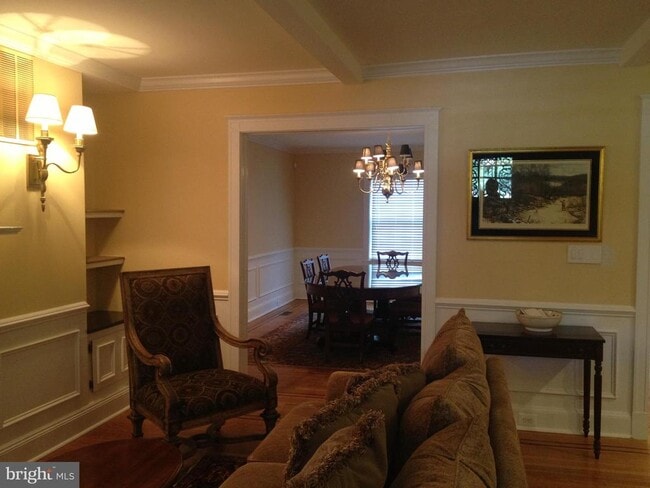 Building Photo - 214 E University Pkwy