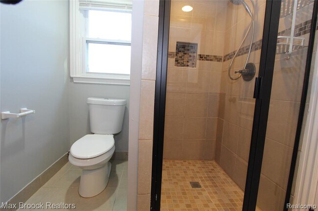 Building Photo - 30024 Beacontree St