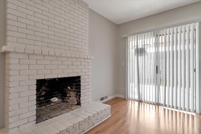 Building Photo - 30079 Vanderbilt St