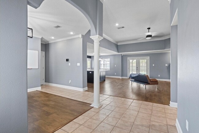 Building Photo - 685 Winchester Dr