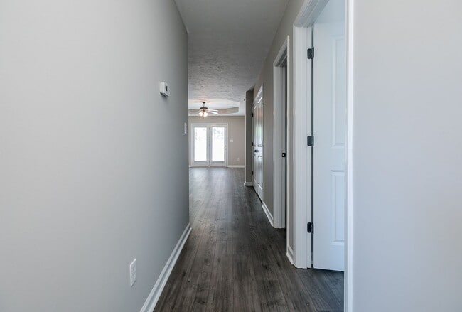 Building Photo - 119 Village Run