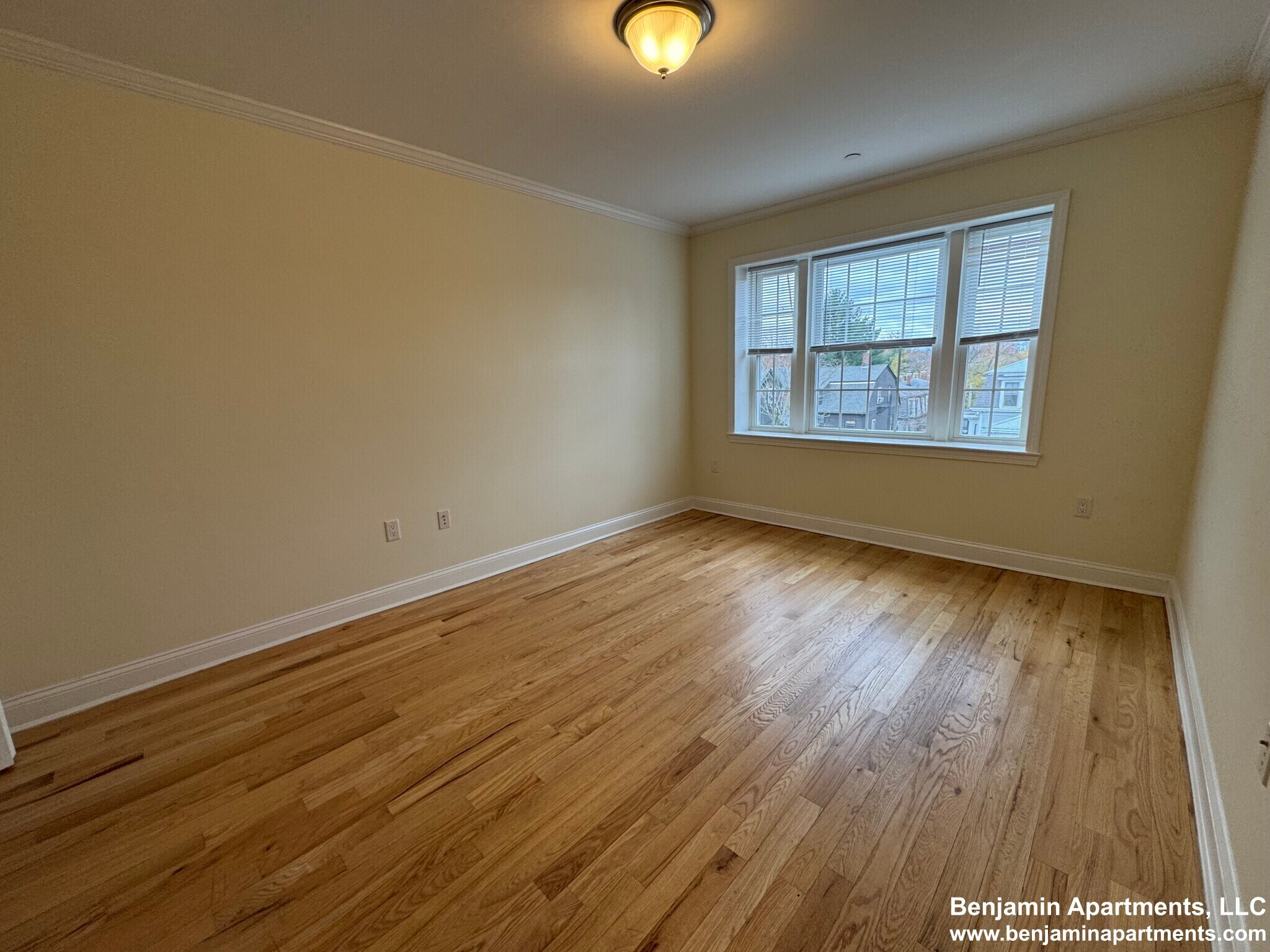 Building Photo - 5 Chauncy St