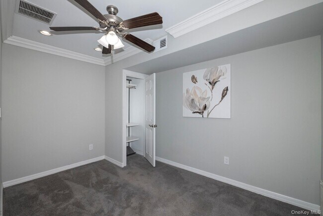 Building Photo - 115 Westwood Dr