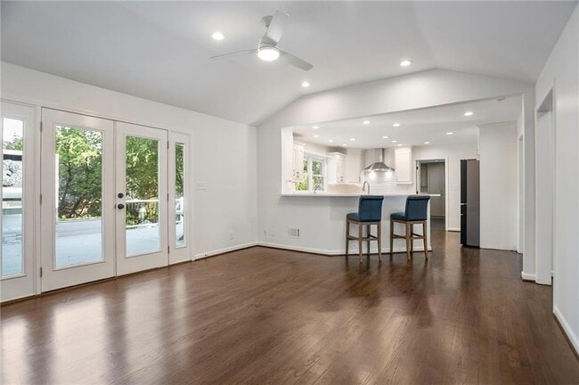 Building Photo - 4555 Runnemede Rd NW