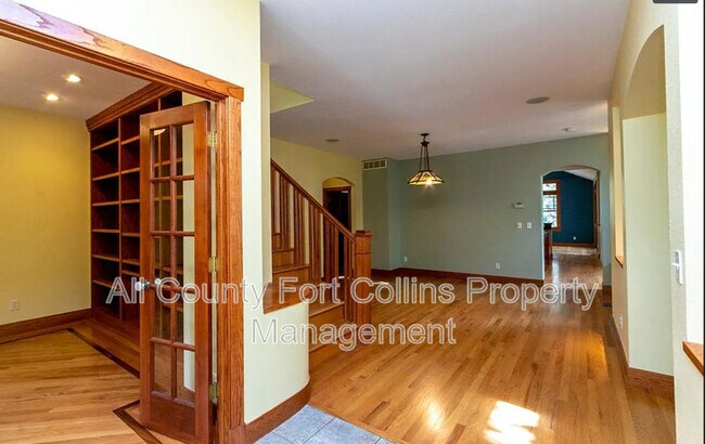 Building Photo - 1117 W Oak St