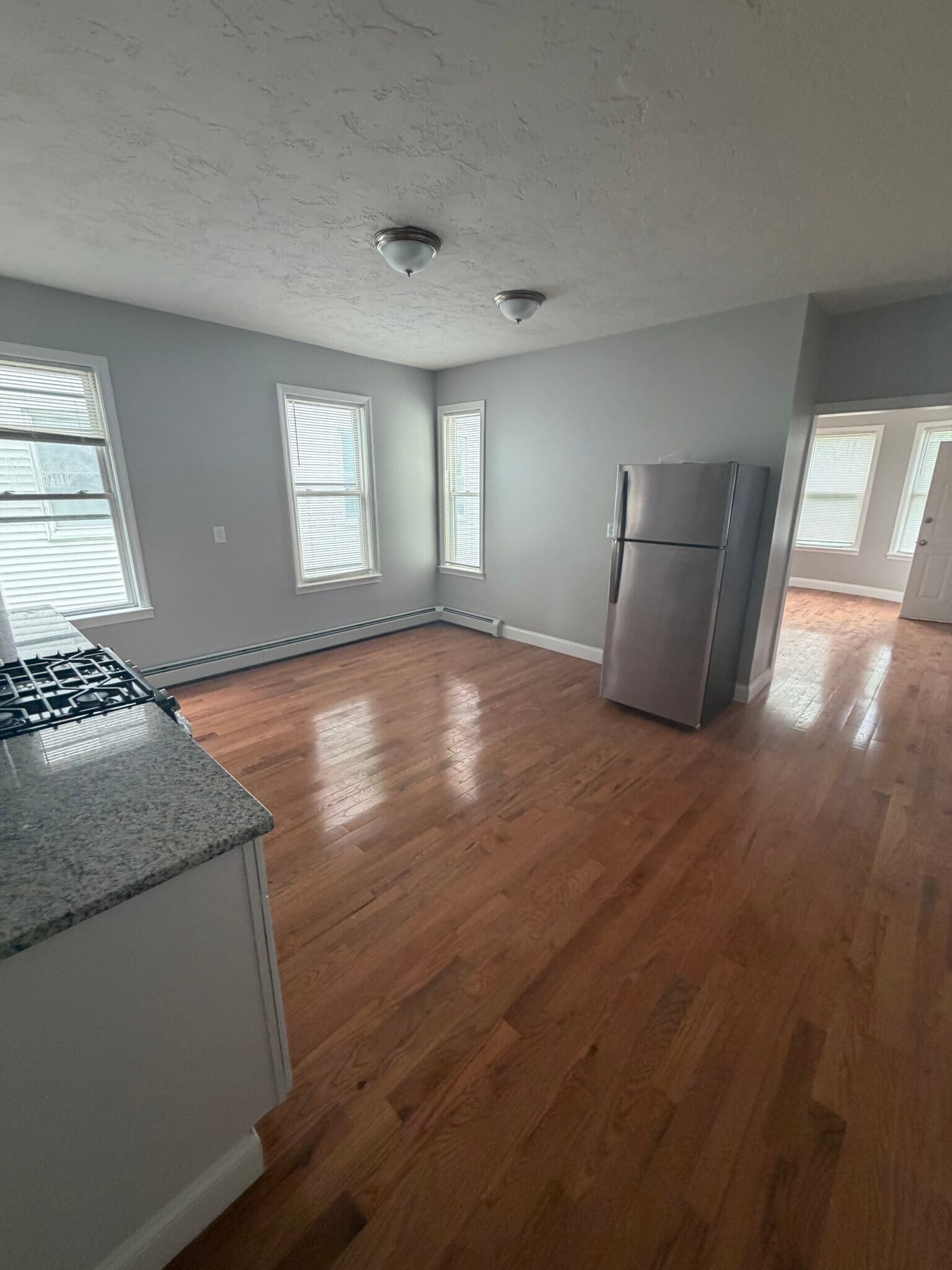 Building Photo - 597 Millbury St