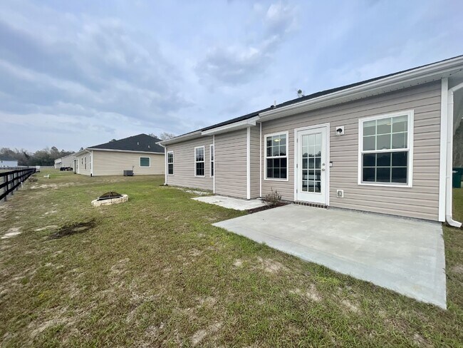 Building Photo - Home For Rent