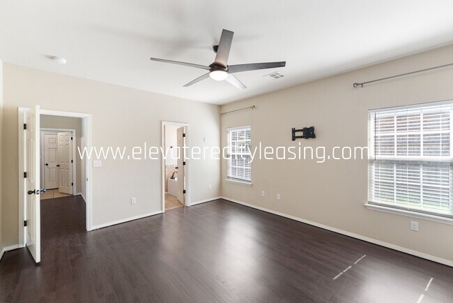 Building Photo - 2609 W Huntsville St