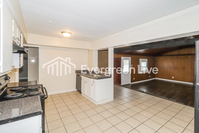 Building Photo - 3398 Scenic Hwy