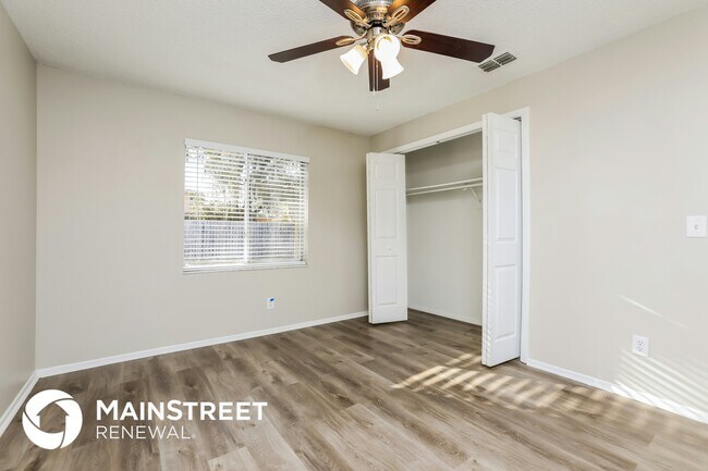 Building Photo - 1800 Gladiolas Dr