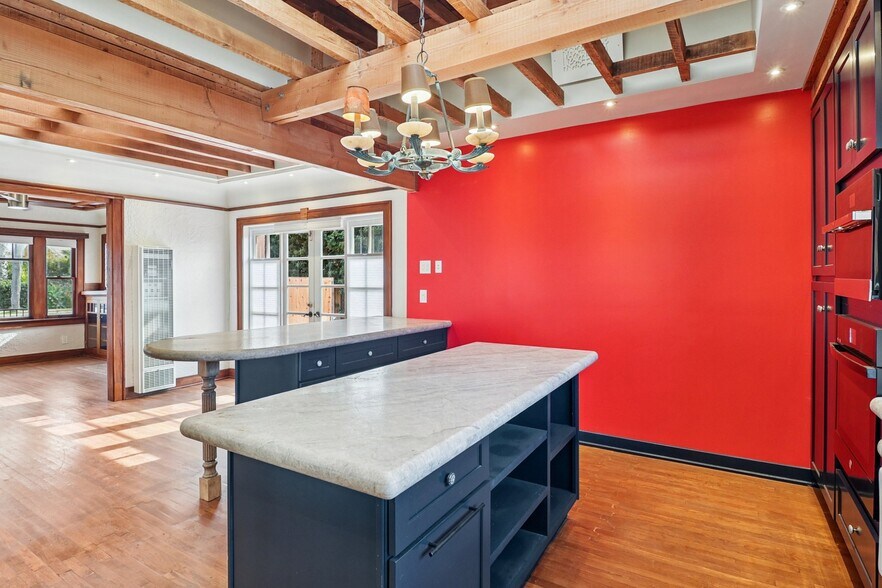 Building Photo - 3114 Bancroft St