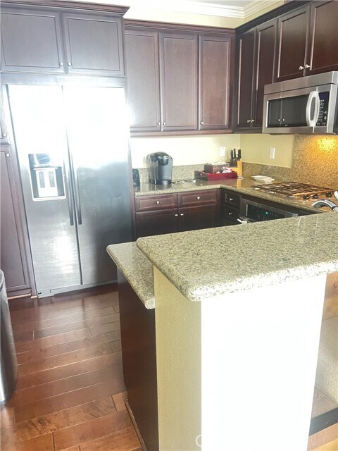 Building Photo - 16 Compass Ct