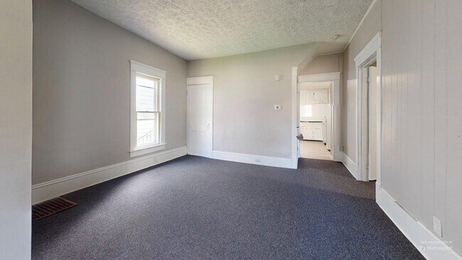 Building Photo - 1072 Wooster Rd W