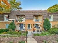 Building Photo - Beautiful Fully Furnished 2 Bed 1 Bath Condo With A Balcony In Desired Cardinal Forest