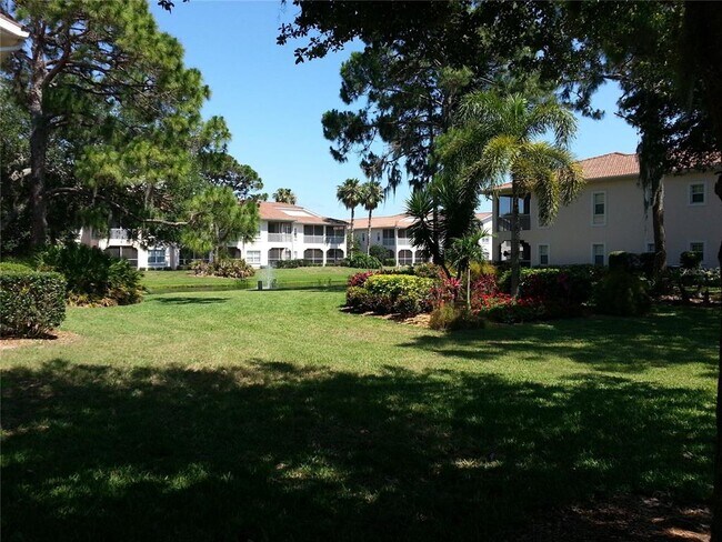 Building Photo - 4236 Central Sarasota Pkwy