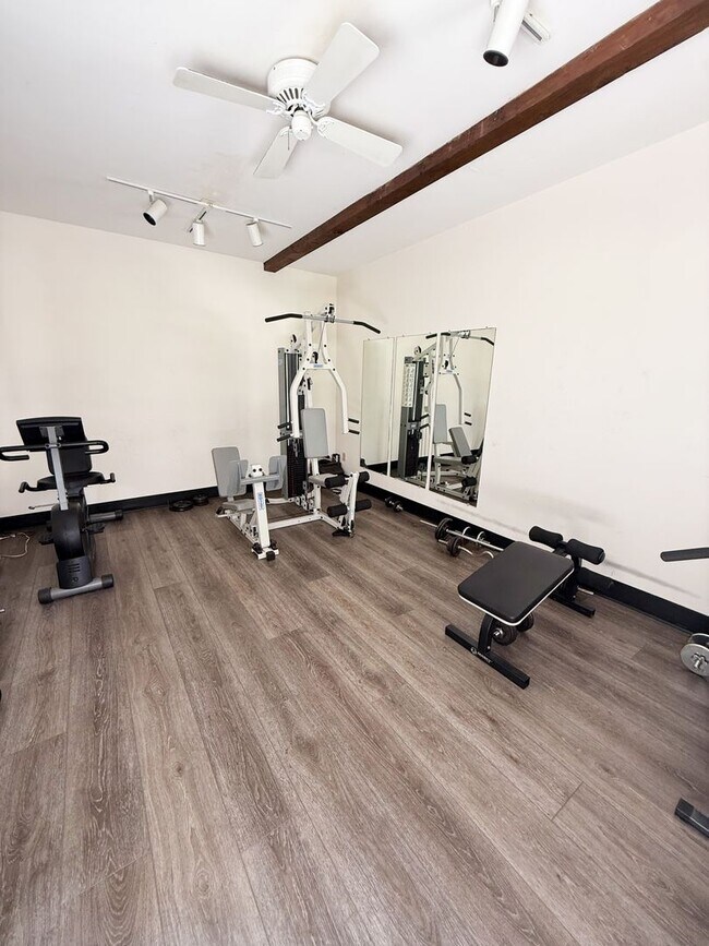 Building Photo - Charming Studio in Prime North Park Locati...