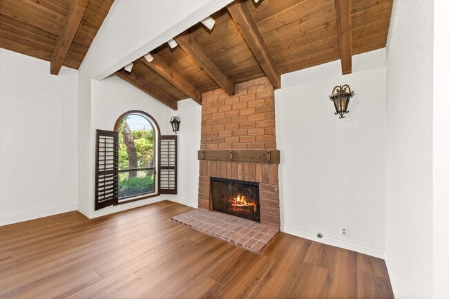 Building Photo - 3636 Malibu Country Dr