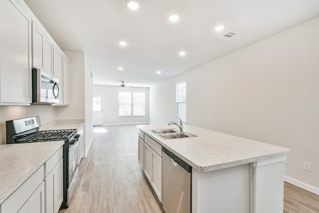Building Photo - 16818 Pandora Wy