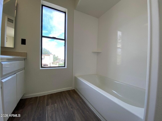 Building Photo - 4852 E Euclid Ave