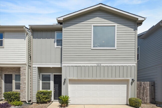 Primary Photo - 1815 Crestdale Dr