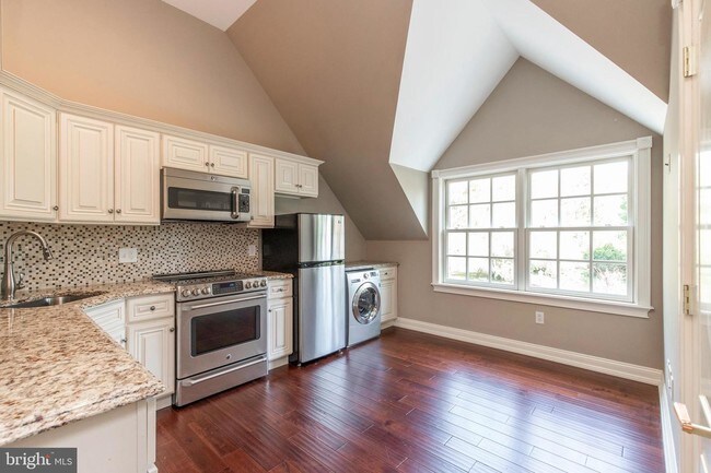 Building Photo - 2115 Pony Trail Dr