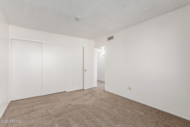 Building Photo - 4764 W Palo Verde Dr