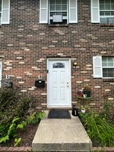 Building Photo - 1406 Sunset Dr
