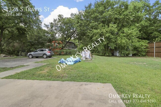 Building Photo - 1328 S Travis St