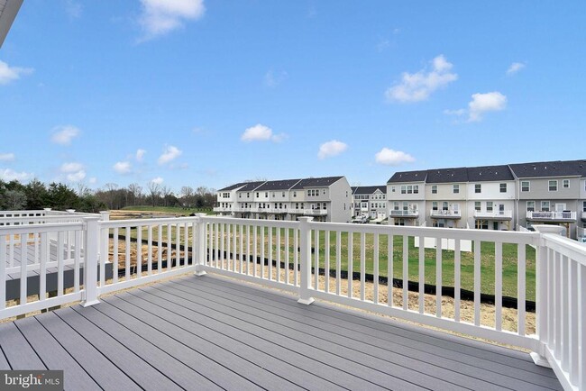 Building Photo - 66 SPYGLASS HILL Dr