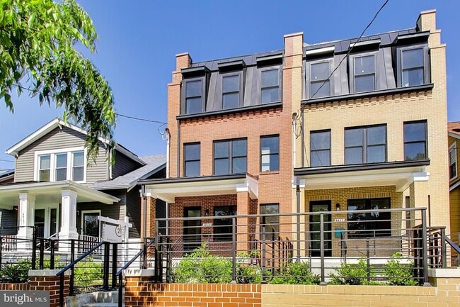 Building Photo - 4411 1/2 Illinois Ave NW Unit UNIT B
