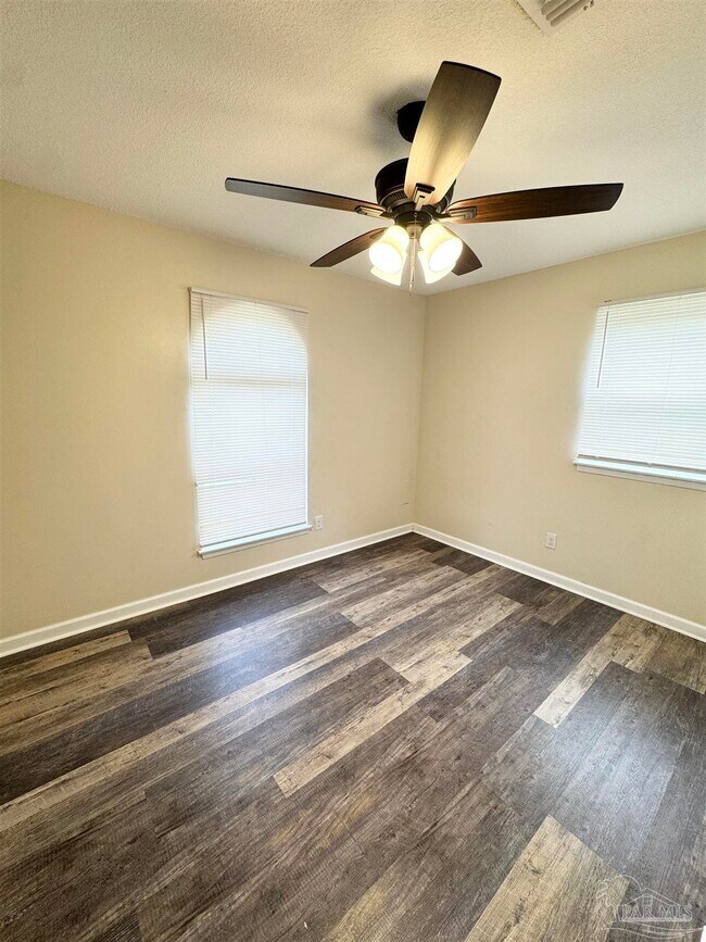 Building Photo - 9037 El Matador Dr