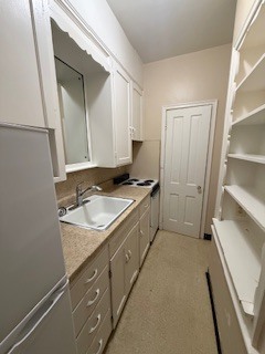 Building Photo - 330 Kenwood Ave