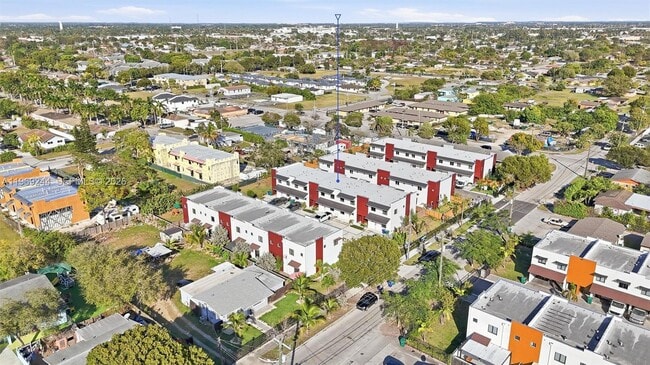 Building Photo - 936 NW 10th St