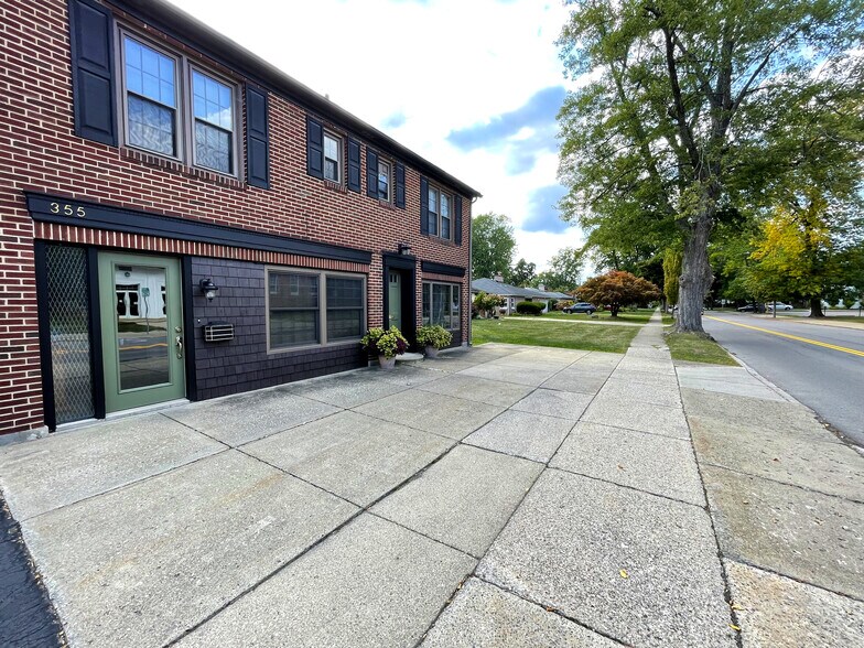 Building Exterior - 355 Saratoga Rd