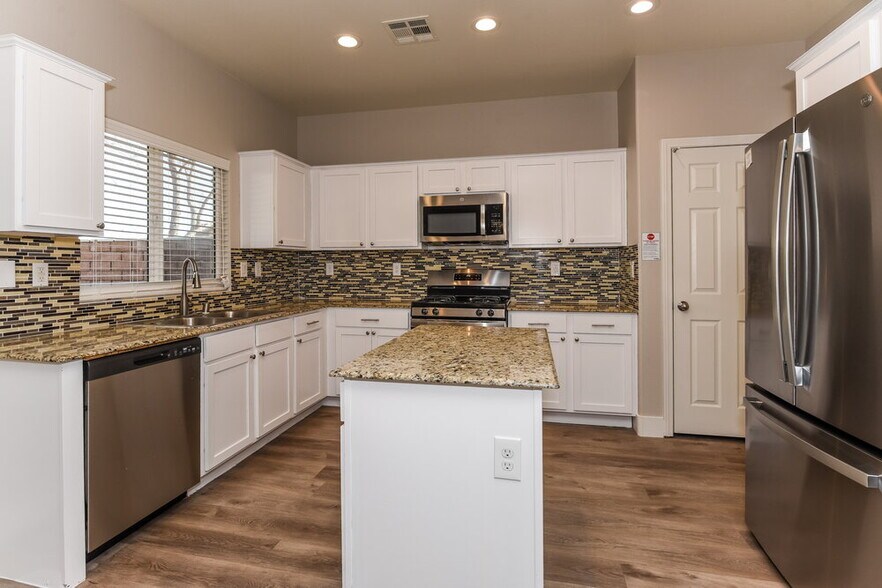 Building Photo - 7360 Castano Vista Ct