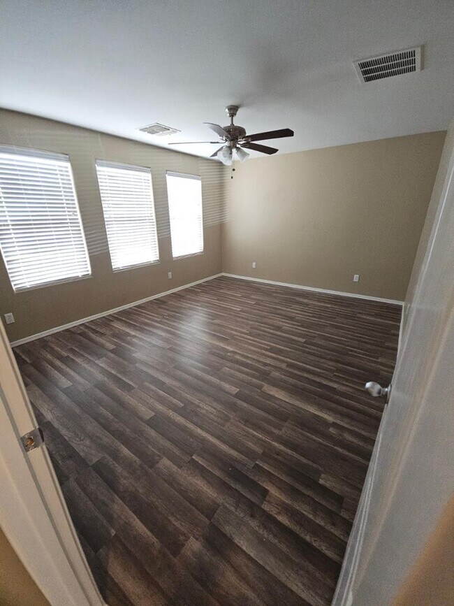 Building Photo - 18426 N Lariat Rd