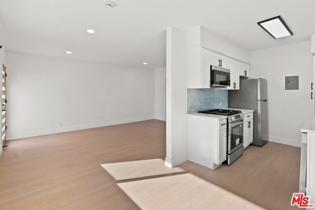 Building Photo - 4018 La Salle Ave