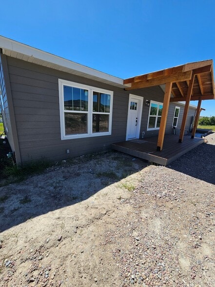 Building Photo - 41588 Baypoint Rd