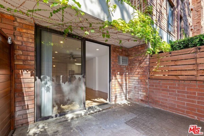 Building Photo - 1440 Veteran Ave