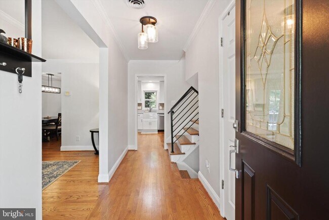 Building Photo - 4534 Lasalle Ave