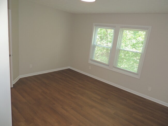 Building Photo - 1006 Wood Creek Dr