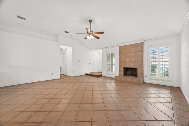 Building Photo - 3306 S Greenpark Dr