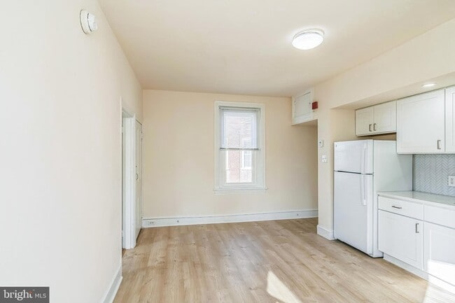 Building Photo - 459 Martin St