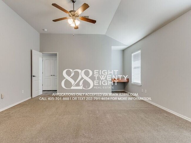 Building Photo - Lovely 3 Bed/2 Bath/2 Car Garage Single Fa...